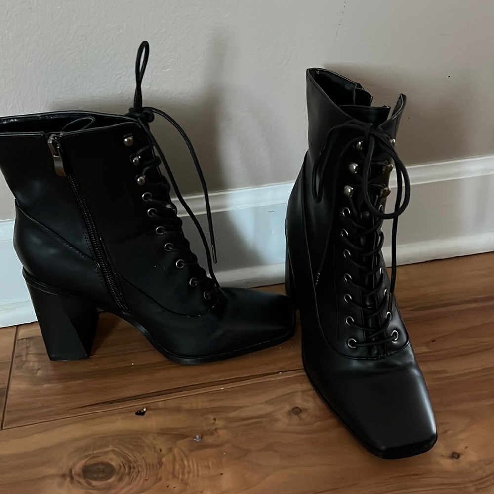 Nasty gal (dolls kill) leather chunk heel black lace up booties
